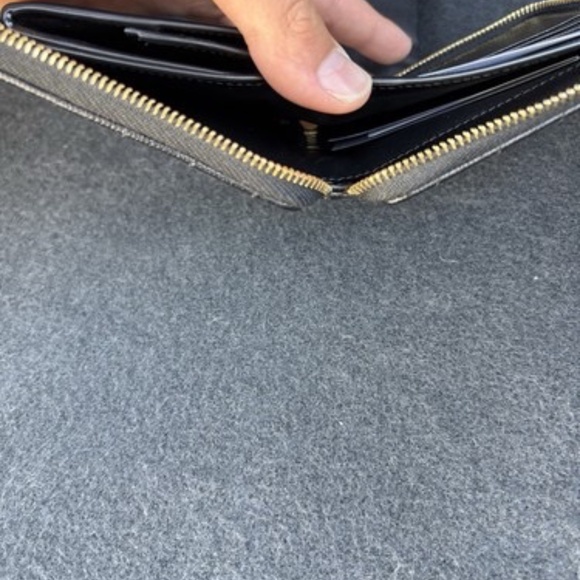 Saint Laurent YSL Cassandra Matelassé Compact Leather Wallet – Black - Picture 4 of 8